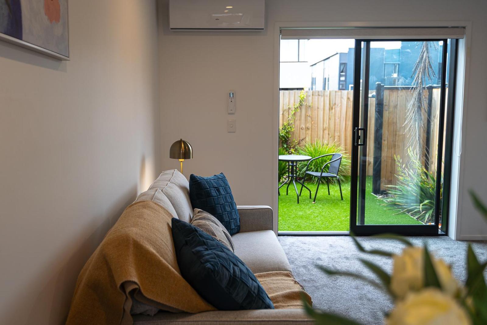Modern 2 Bedroom Townhouse In Cbd With Parking! Sleeps 5 Christchurch Kültér fotó
