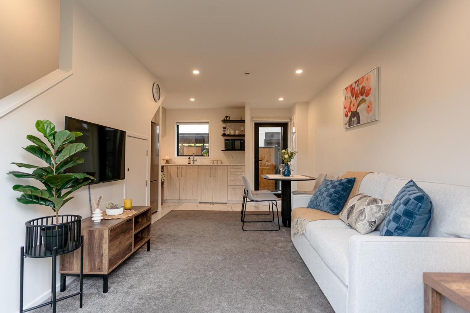 Modern 2 Bedroom Townhouse In Cbd With Parking! Sleeps 5 Christchurch Kültér fotó