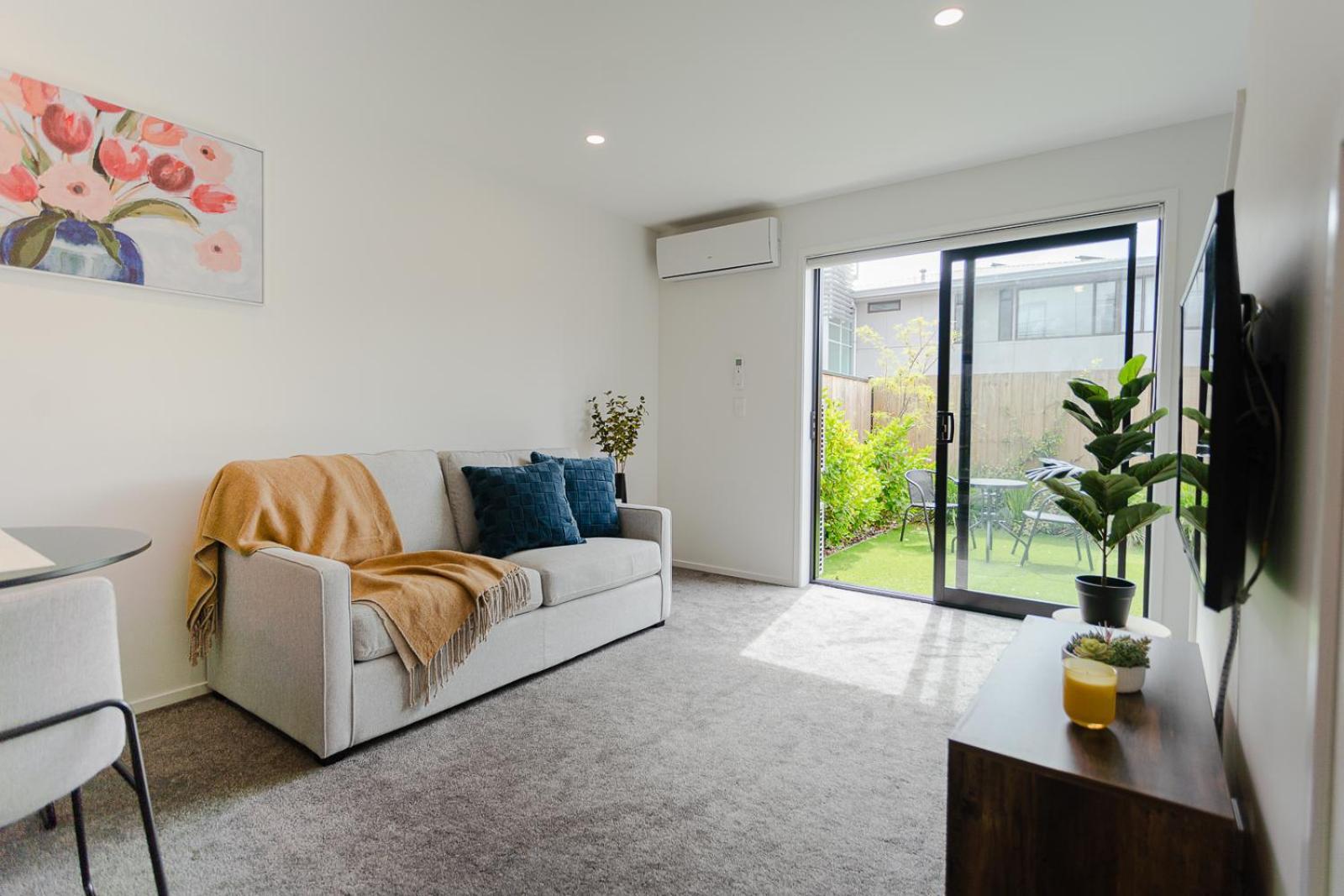 Modern 2 Bedroom Townhouse In Cbd With Parking! Sleeps 5 Christchurch Kültér fotó
