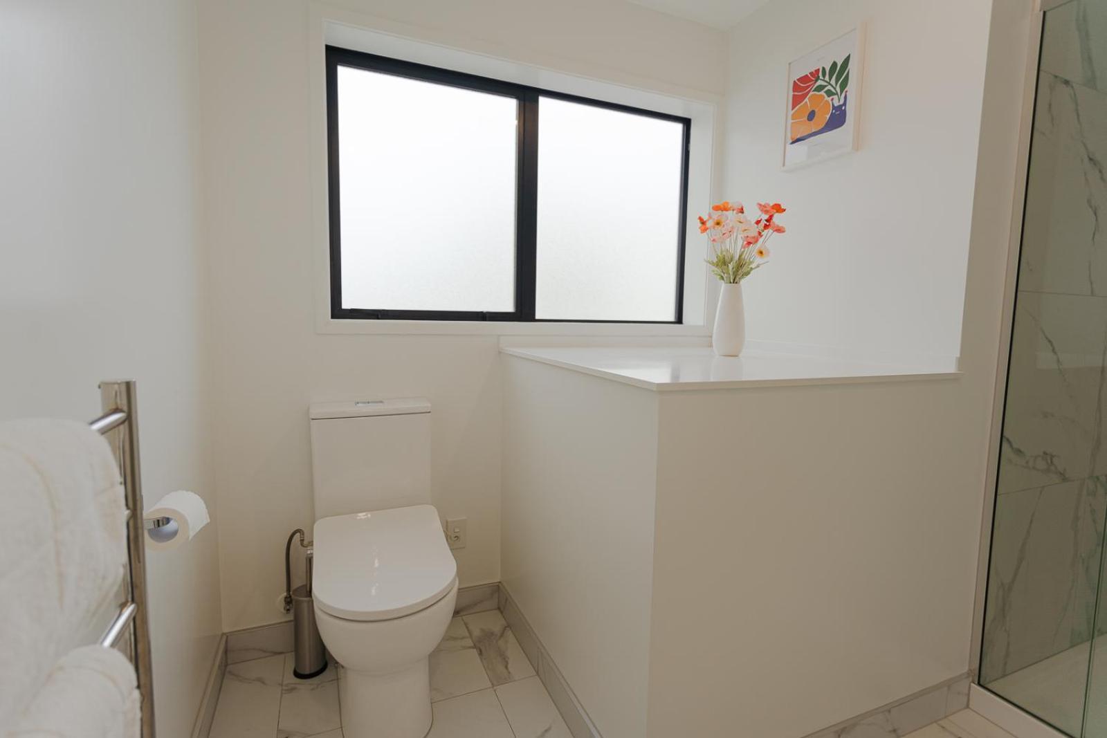 Modern 2 Bedroom Townhouse In Cbd With Parking! Sleeps 5 Christchurch Kültér fotó