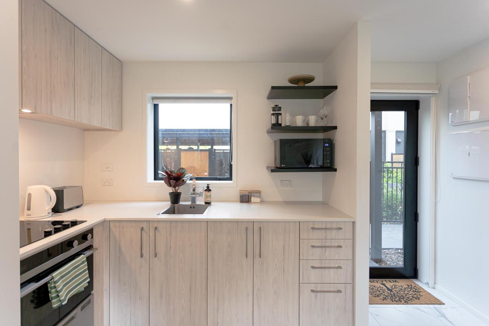 Modern 2 Bedroom Townhouse In Cbd With Parking! Sleeps 5 Christchurch Kültér fotó